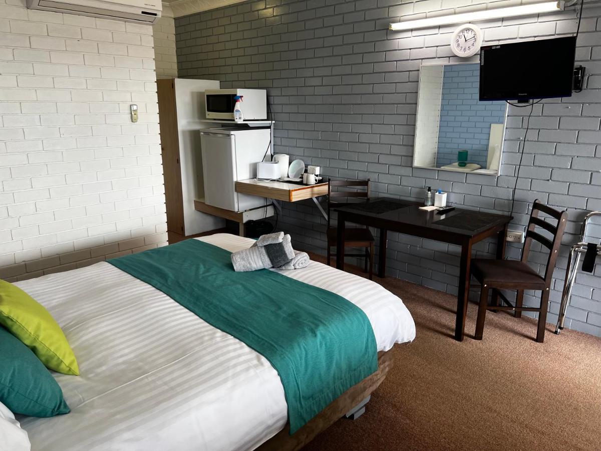 Jillaroo Motor Inn Глен Инес Екстериор снимка