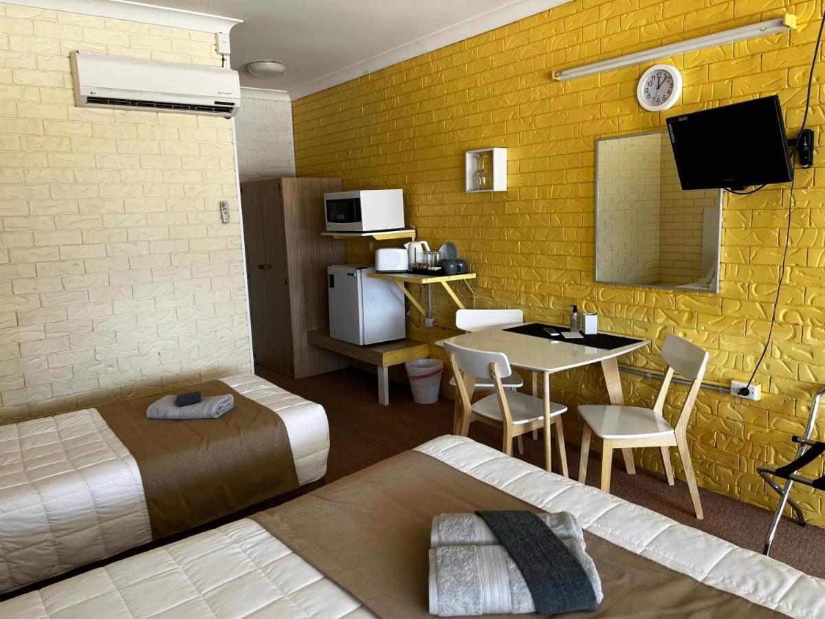 Jillaroo Motor Inn Глен Инес Екстериор снимка