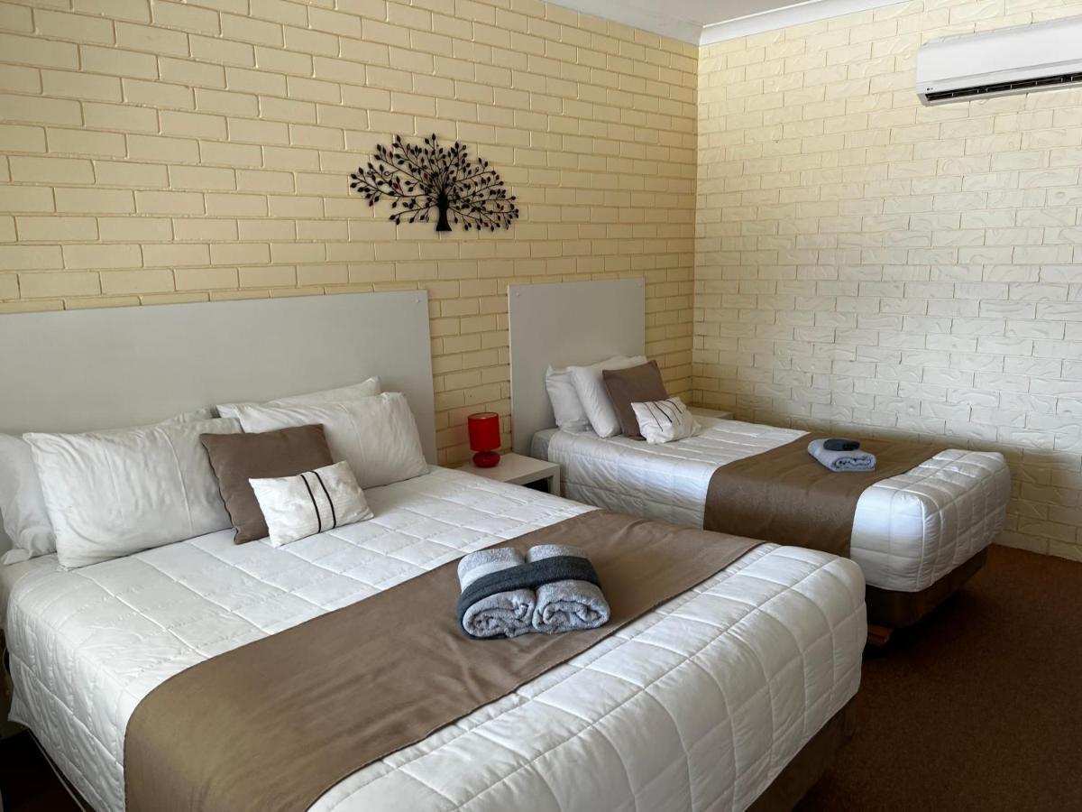 Jillaroo Motor Inn Глен Инес Екстериор снимка