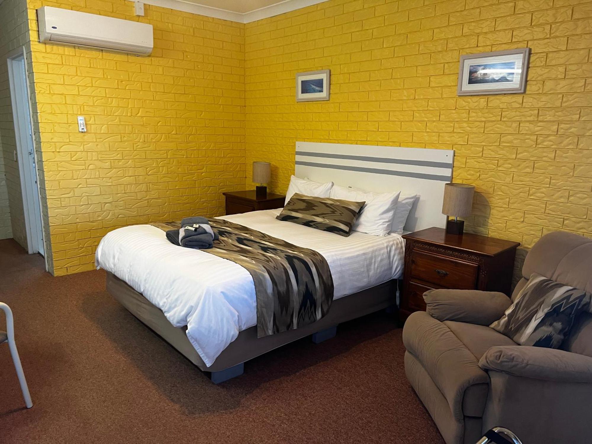 Jillaroo Motor Inn Глен Инес Екстериор снимка
