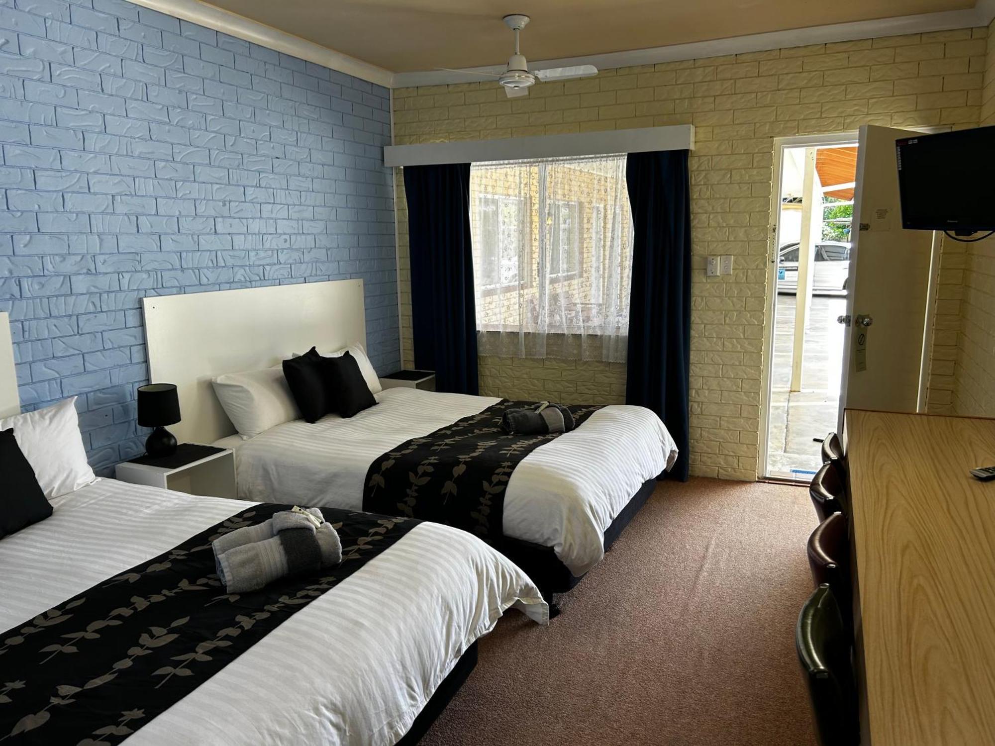 Jillaroo Motor Inn Глен Инес Екстериор снимка